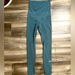 Nike Maternity High-Waisted Leggings-Tall